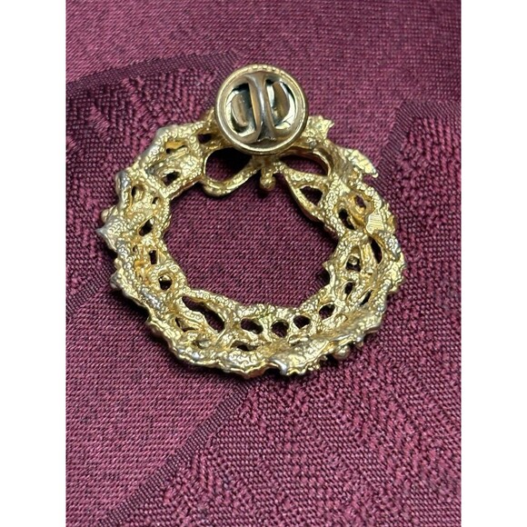 Vintage Christmas Wreath Brooch Pin Bow Gold Tone Holidays Winter Religion - Picture 5 of 5